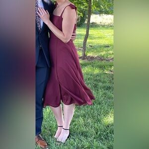 Elegant Burgundy Midi Dress